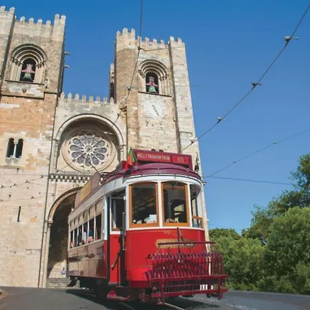 Sunny Lisbon Gem Apartment