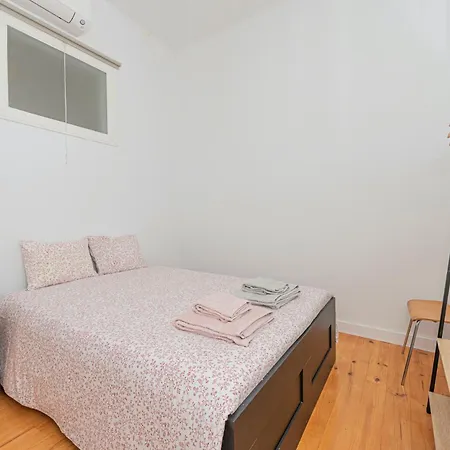 Sunny Lisbon Gem Apartment *