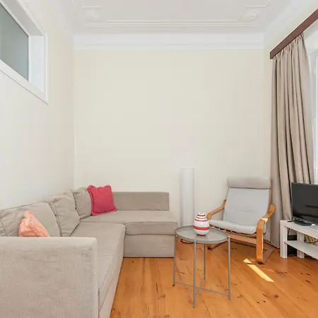 Sunny Lisbon Gem Apartment