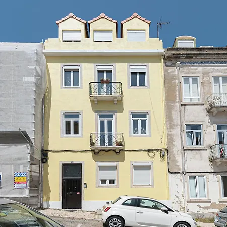 Sunny Lisbon Gem Bicas