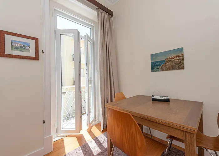 Sunny Lisbon Gem * Bicas