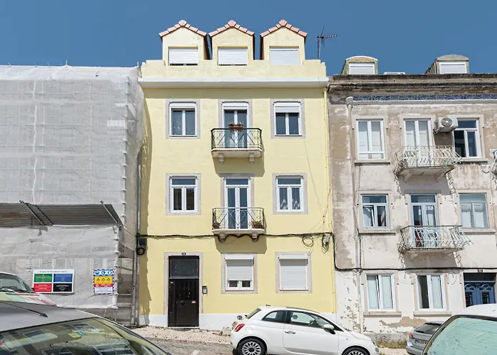 Sunny Lisbon Gem Bicas